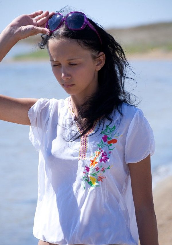 Виктория, 18